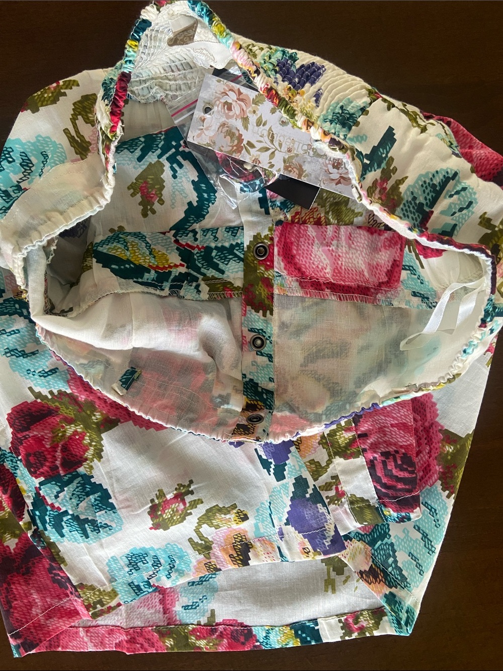 2/$20* Bold Rose Print Blouse, Removable straps, pearl snaps on front. Sz L - Picture 11 of 11